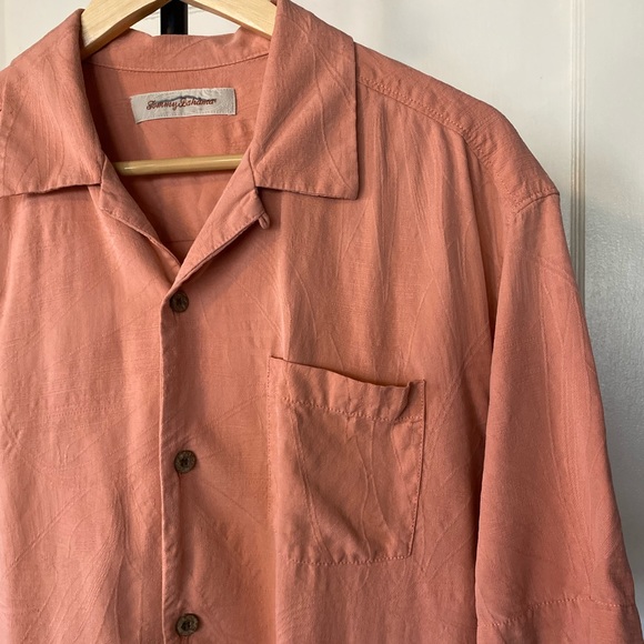 Tommy Bahama Tropic Isles 100% Silk Textured Camp Shirt, Mango, Size Medium - Picture 2 of 13